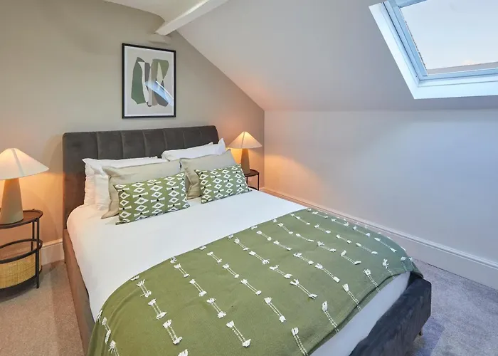 Host & Stay - Castle View